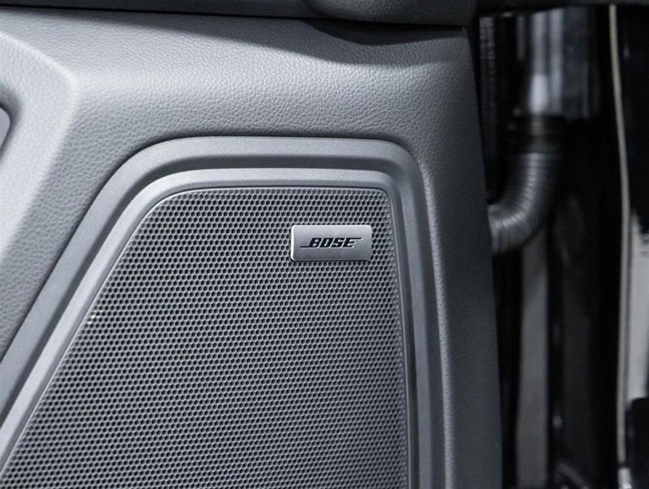 2026 Porsche Macan  Photo