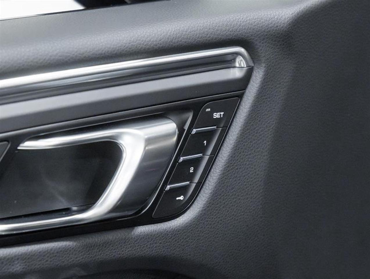 2026 Porsche Macan  Photo