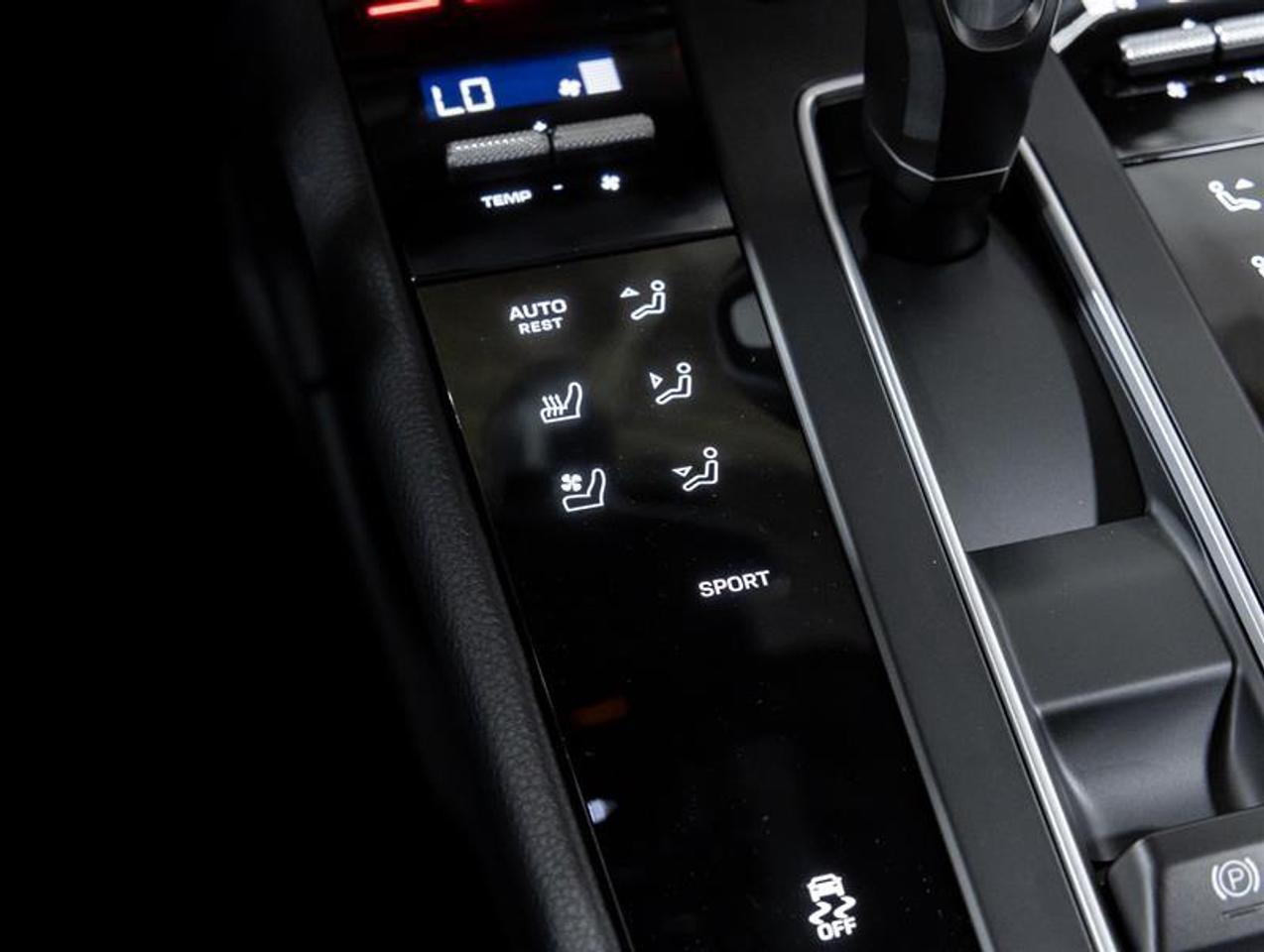 2026 Porsche Macan  Photo