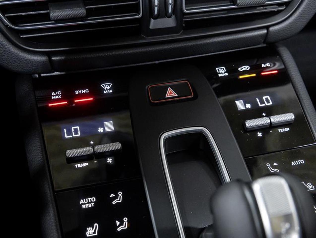 2026 Porsche Macan  Photo