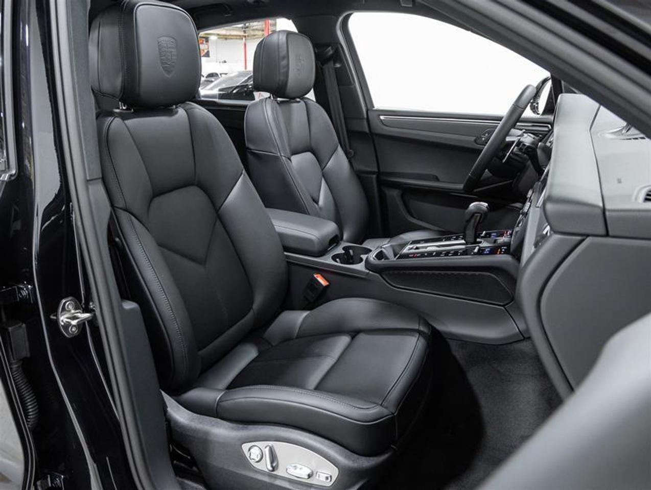 2026 Porsche Macan  Photo