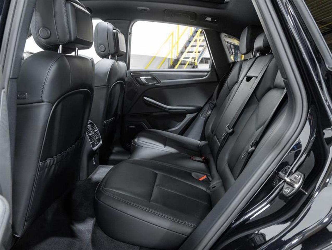 2026 Porsche Macan  Photo