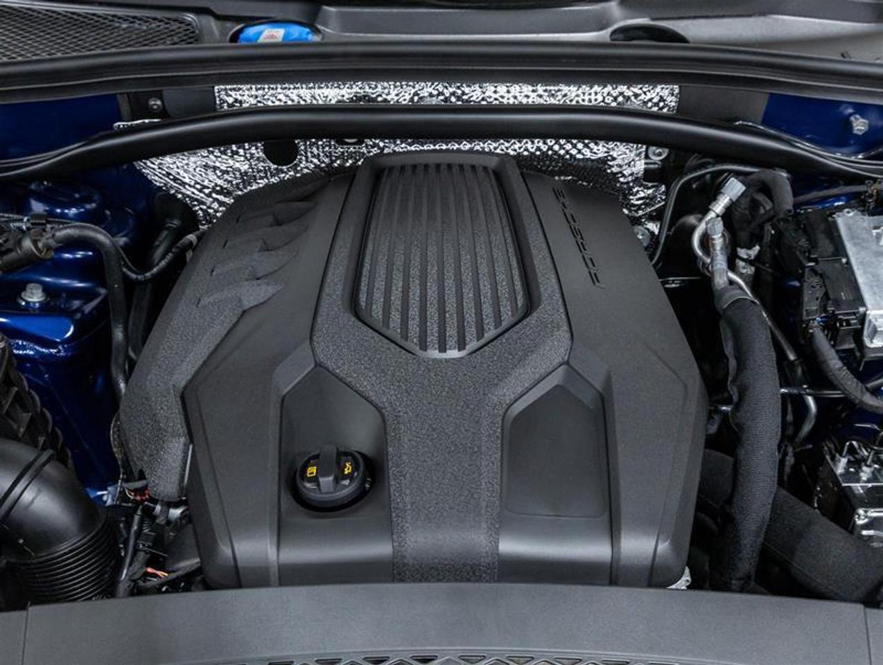 2026 Porsche Macan  Photo2