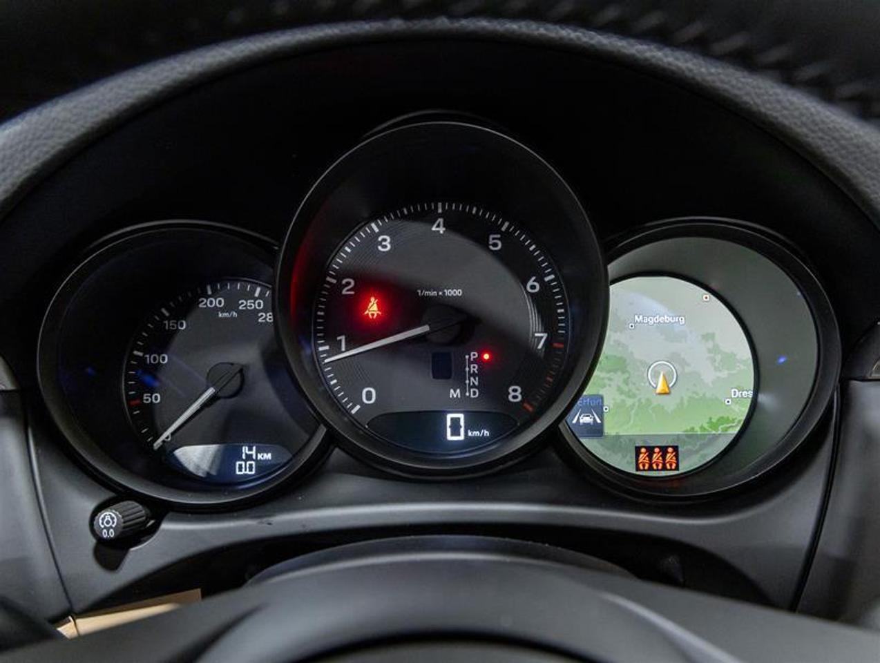 2026 Porsche Macan  Photo