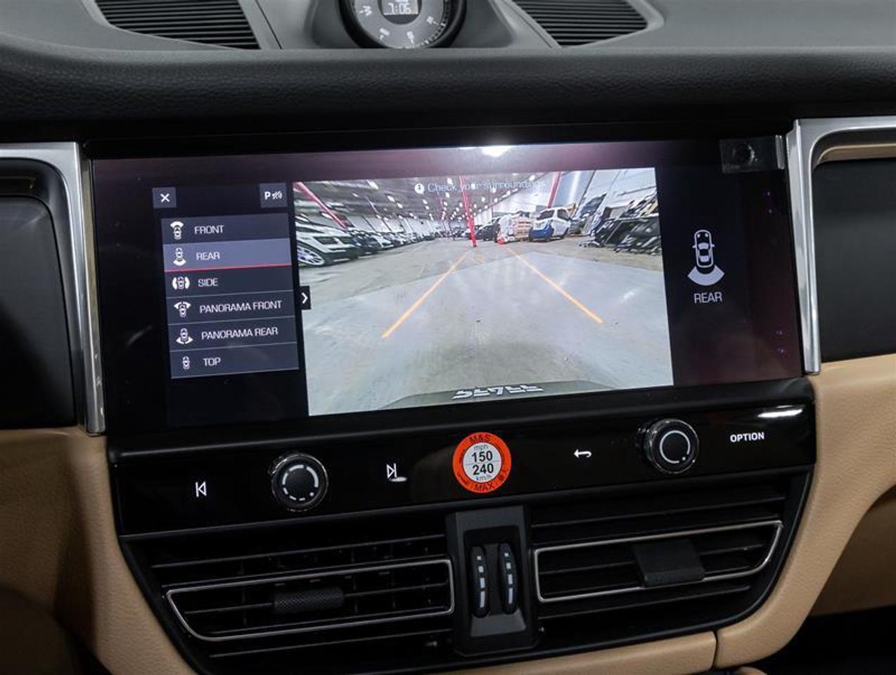 2026 Porsche Macan  Photo