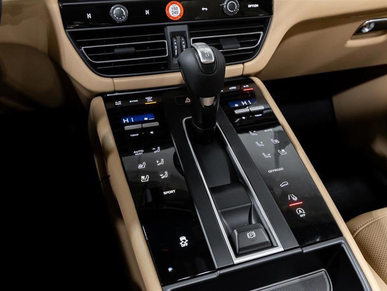 2026 Porsche Macan  Photo