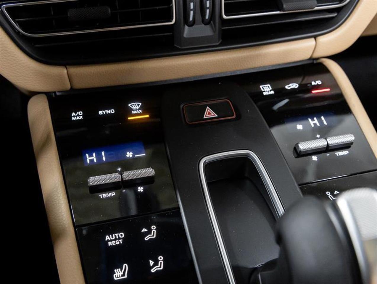 2026 Porsche Macan  Photo