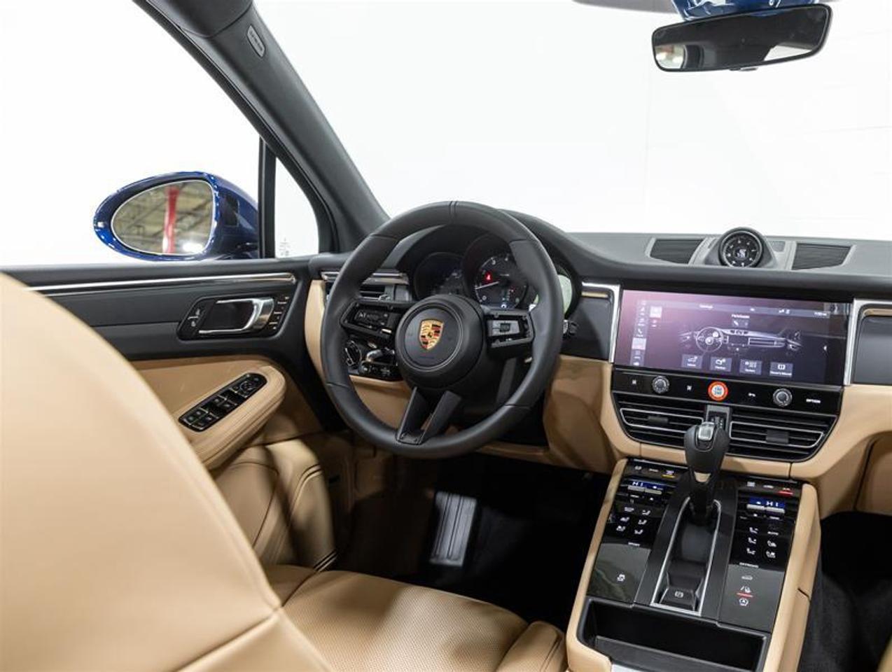 2026 Porsche Macan  Photo