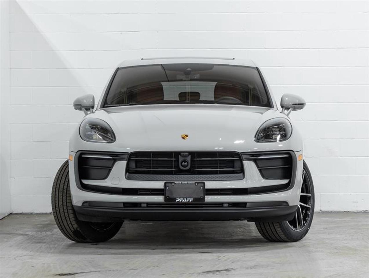 2026 Porsche Macan  Photo