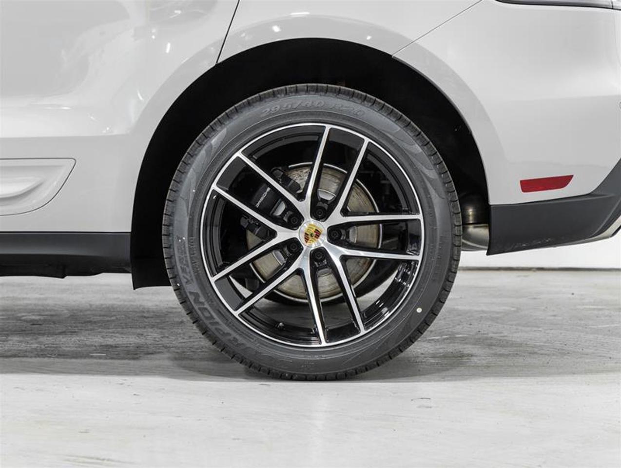 2026 Porsche Macan  Photo