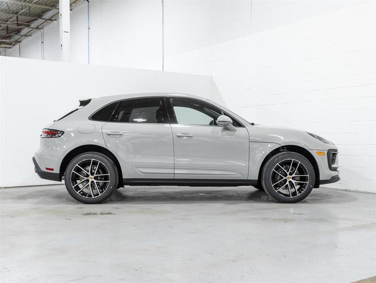 2026 Porsche Macan  Photo