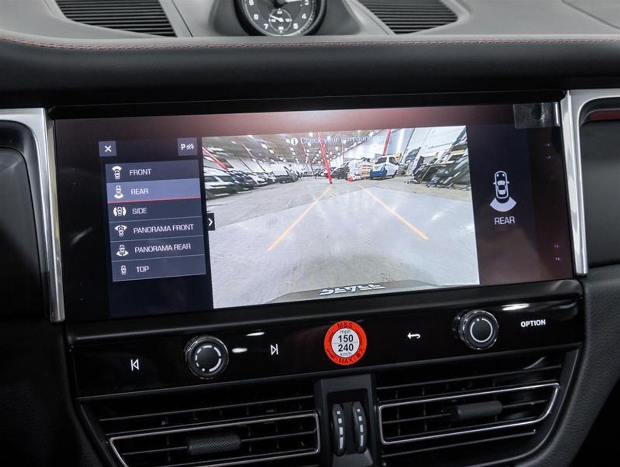 2026 Porsche Macan  Photo