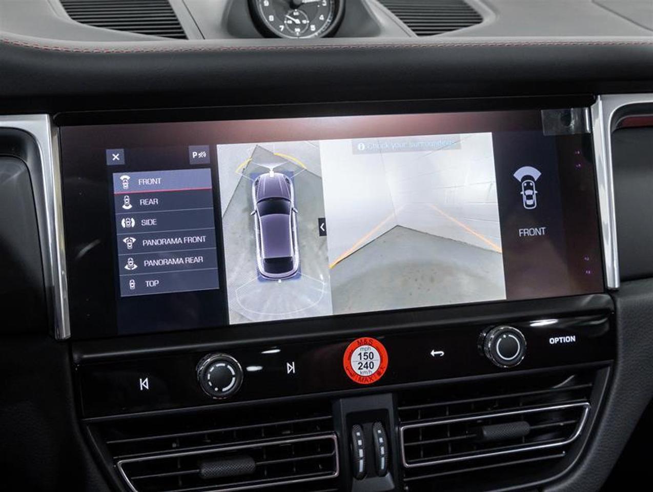 2026 Porsche Macan  Photo