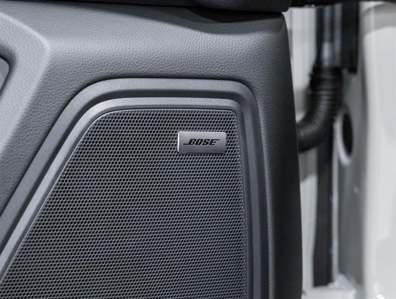 2026 Porsche Macan  Photo