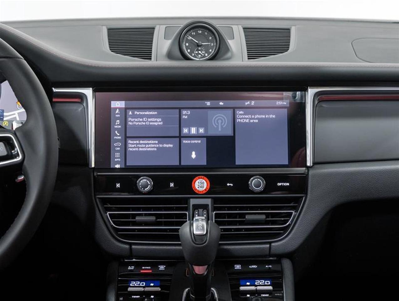 2026 Porsche Macan  Photo