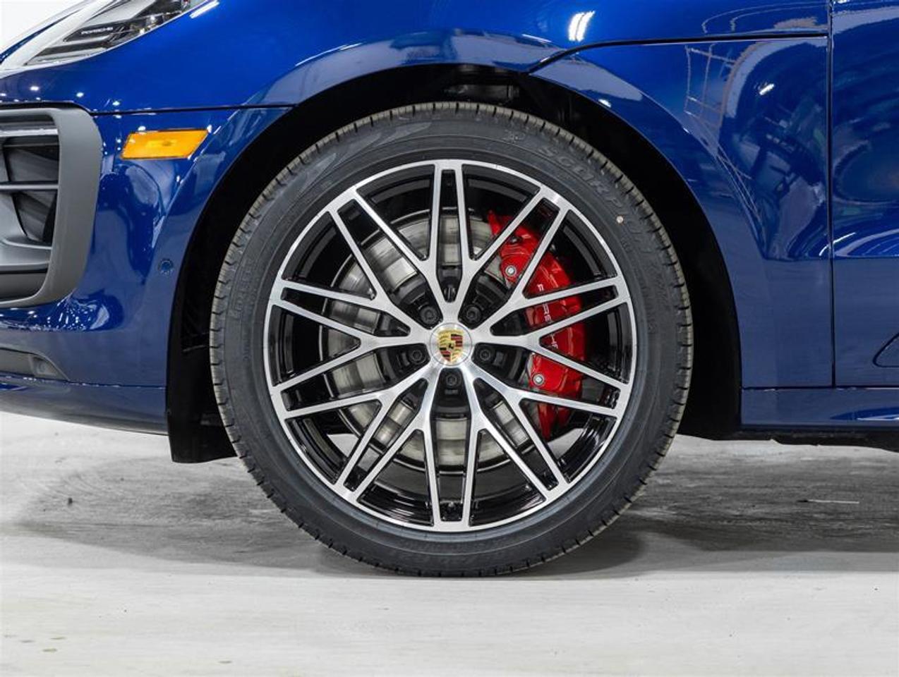 2026 Porsche Macan  Photo4