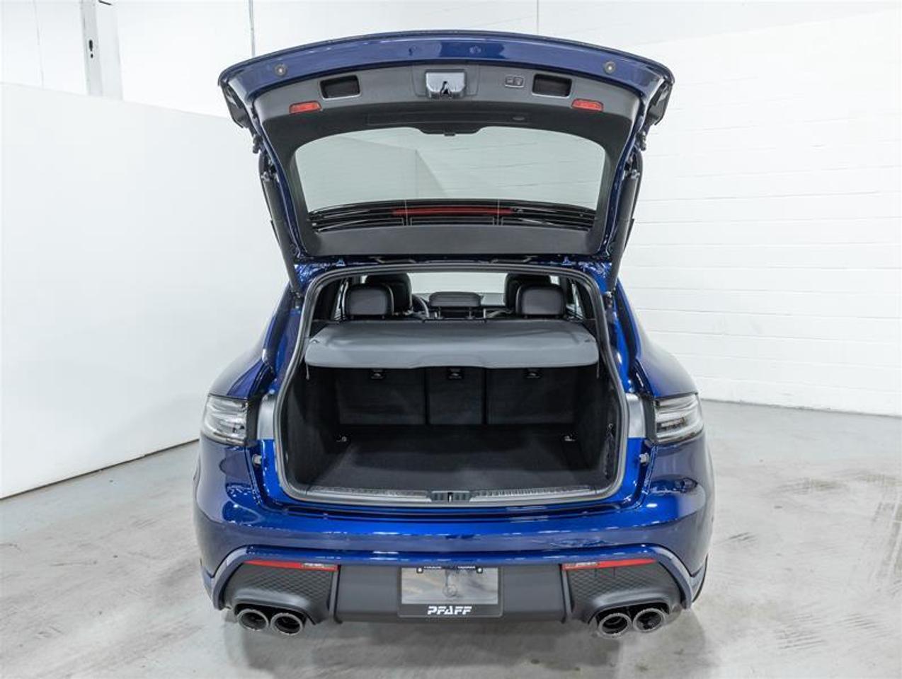 2026 Porsche Macan  Photo