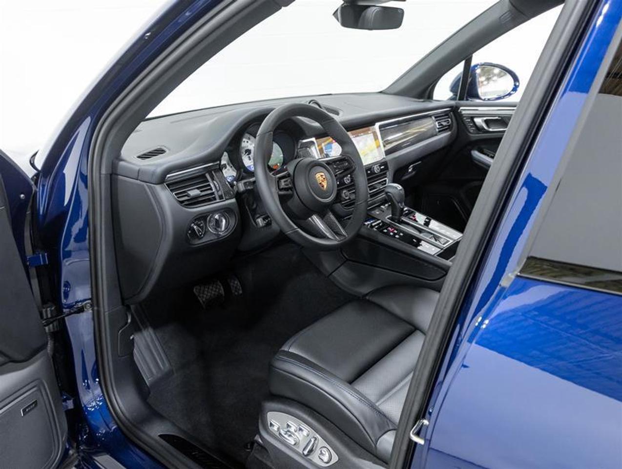 2026 Porsche Macan  Photo