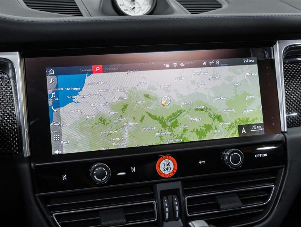 2026 Porsche Macan  Photo