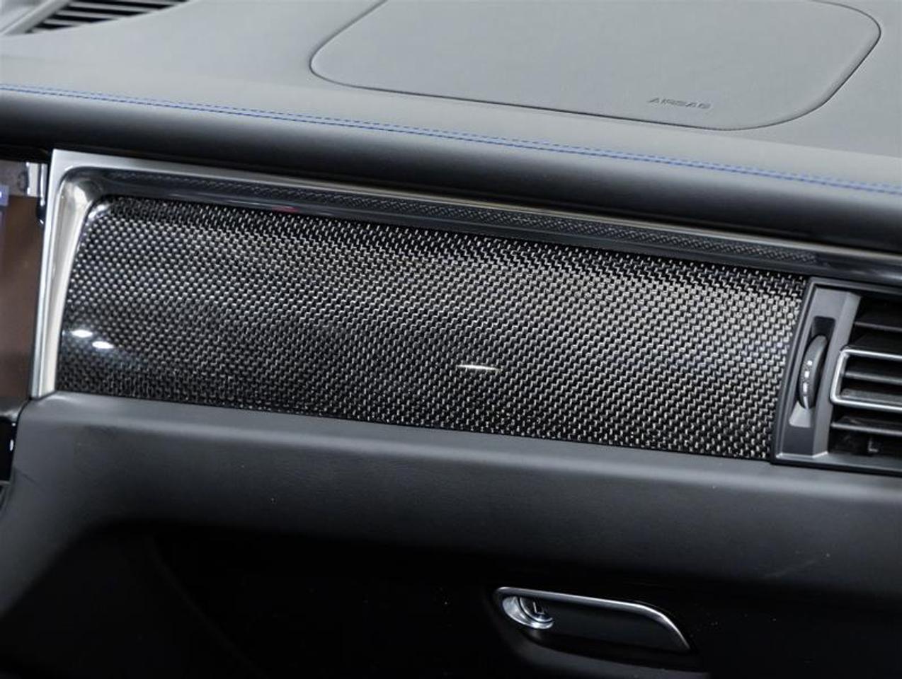 2026 Porsche Macan  Photo