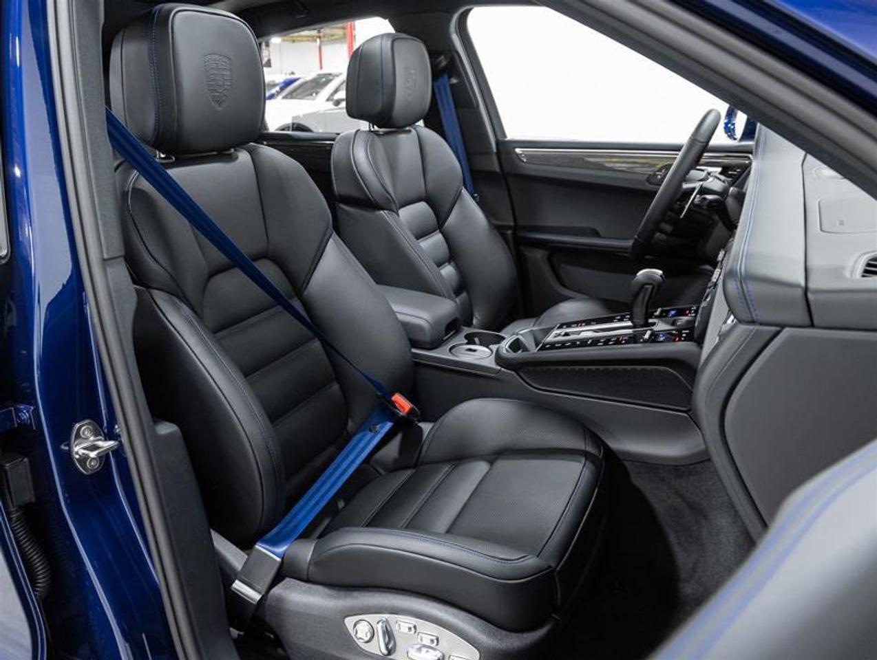 2026 Porsche Macan  Photo