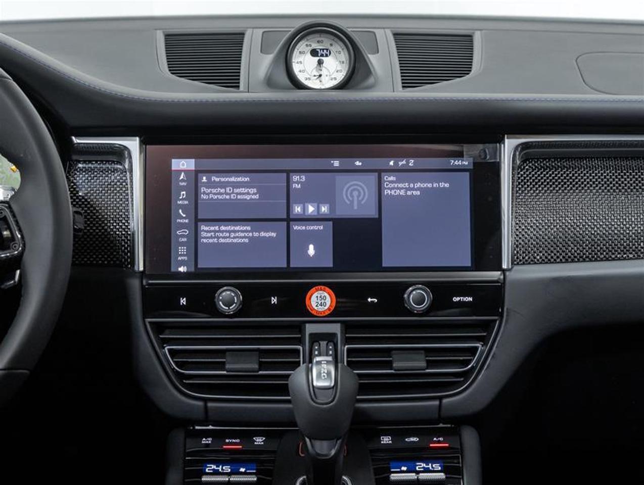 2026 Porsche Macan  Photo