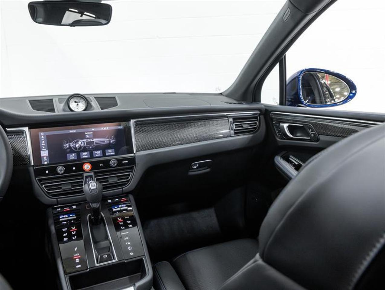 2026 Porsche Macan  Photo