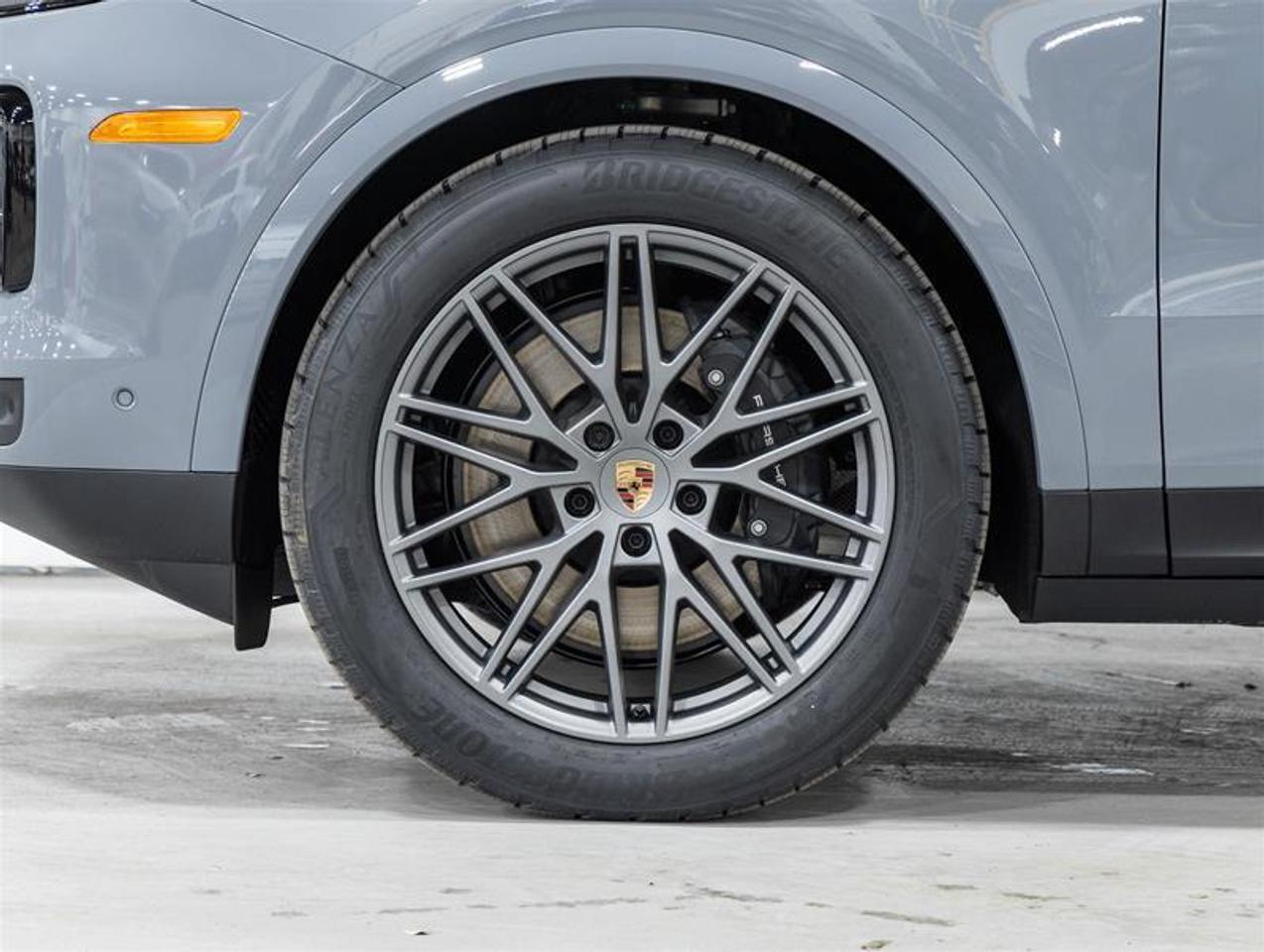 2026 Porsche Cayenne  Photo4