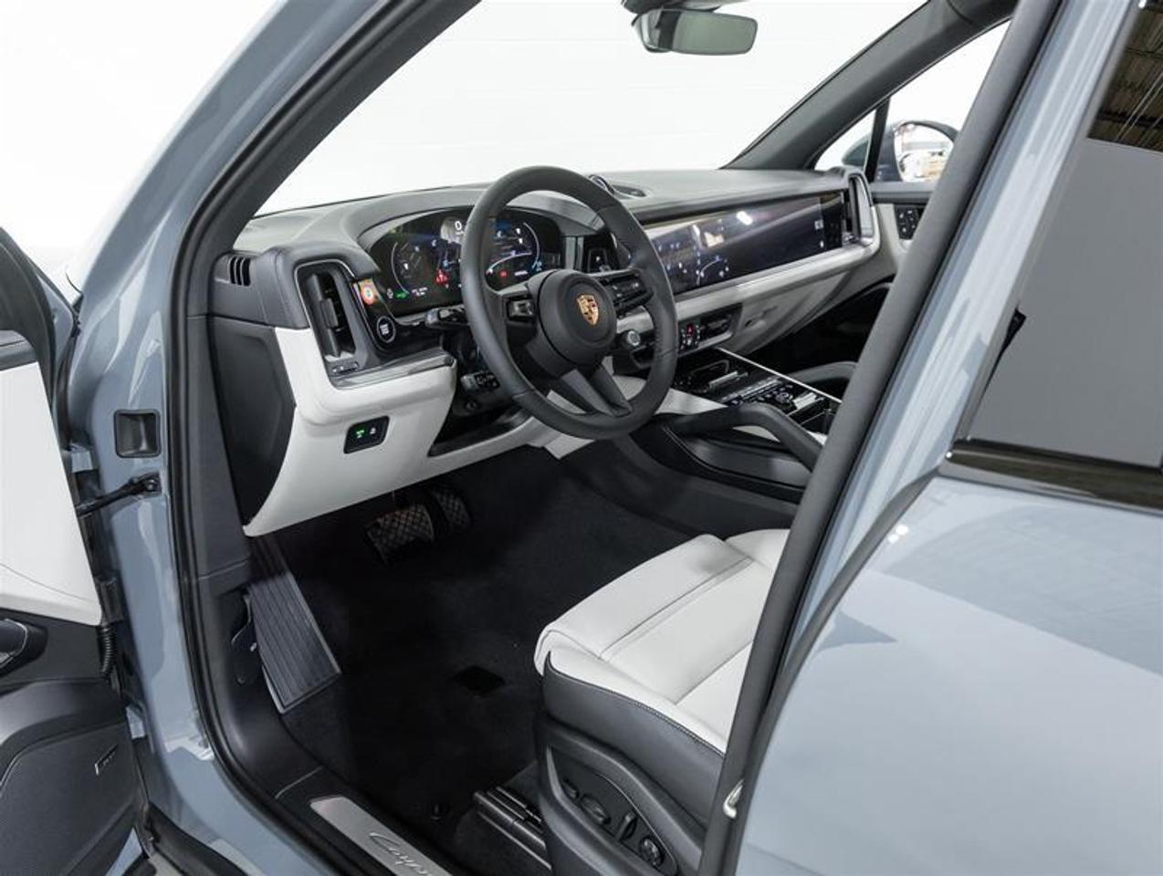 2026 Porsche Cayenne  Photo