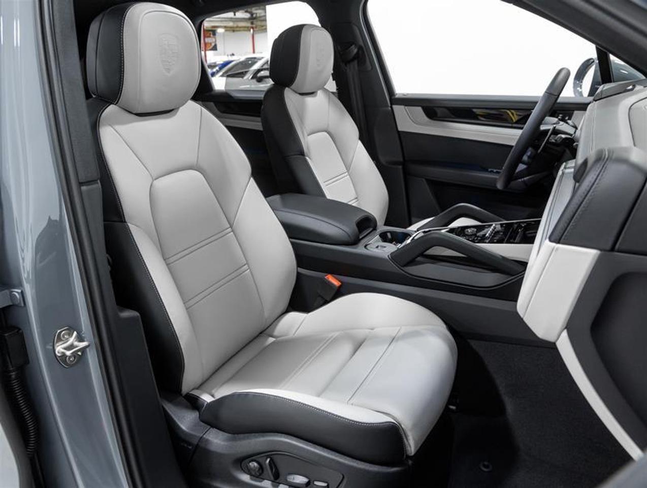 2026 Porsche Cayenne  Photo
