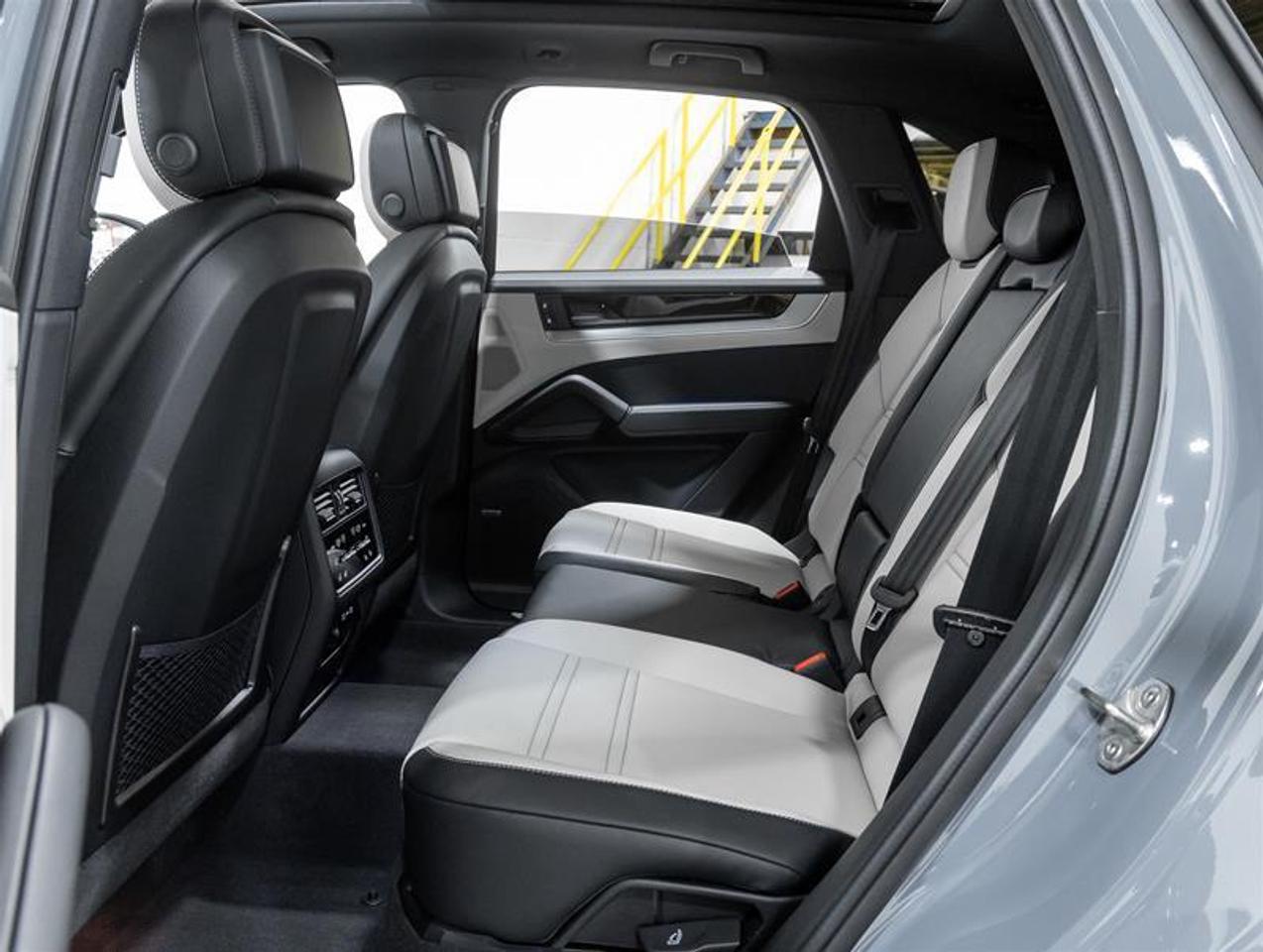 2026 Porsche Cayenne  Photo