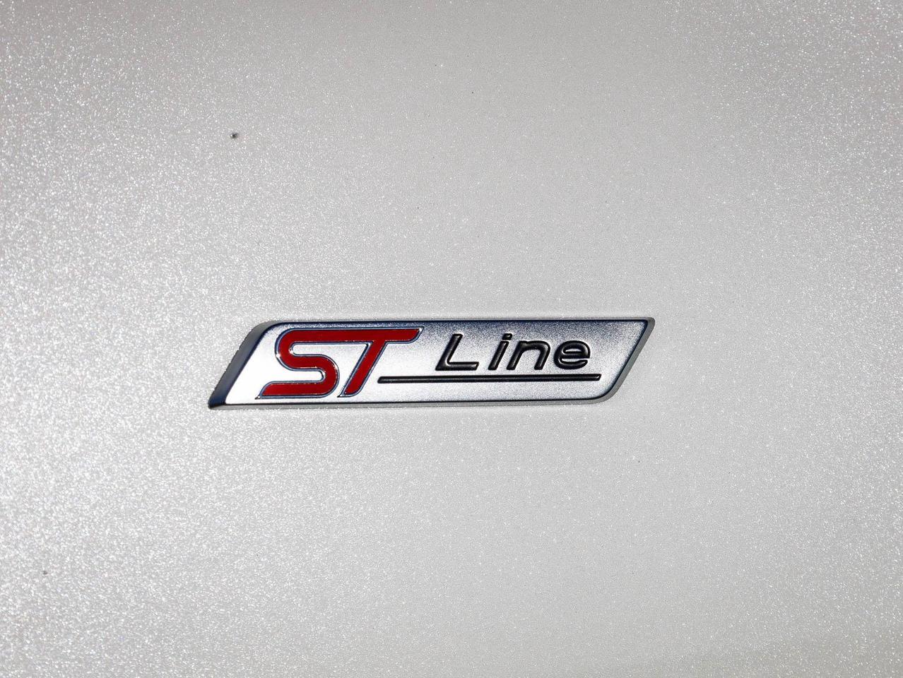 2025 Ford Escape ST-Line 4dr All-Wheel Drive Photo