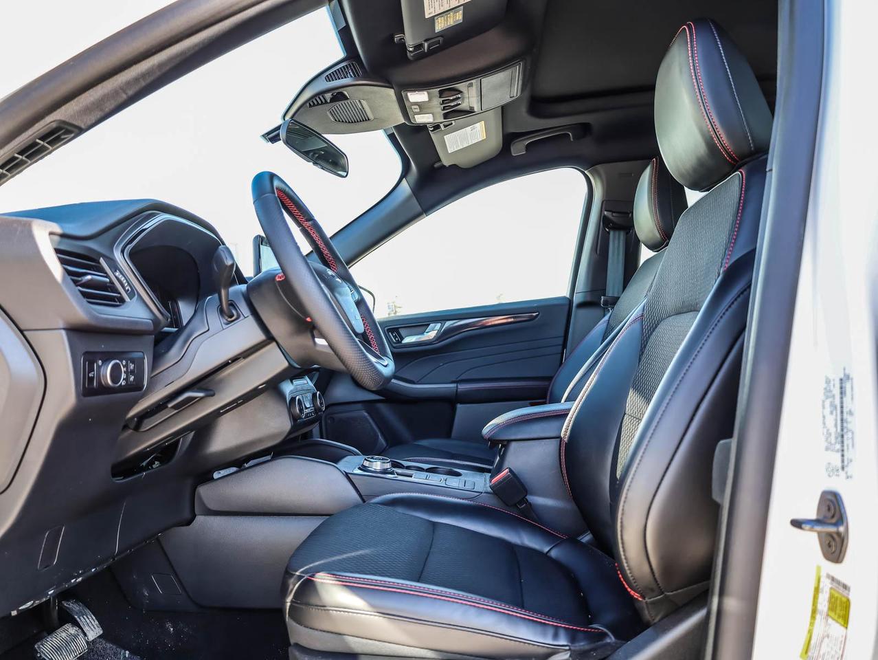 2025 Ford Escape ST-Line 4dr All-Wheel Drive Photo