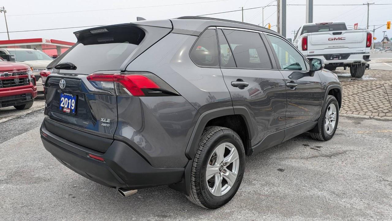 2019 Toyota RAV4 AWD XLE Photo2