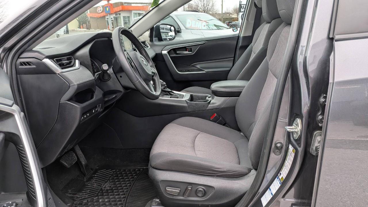 2019 Toyota RAV4 AWD XLE Photo