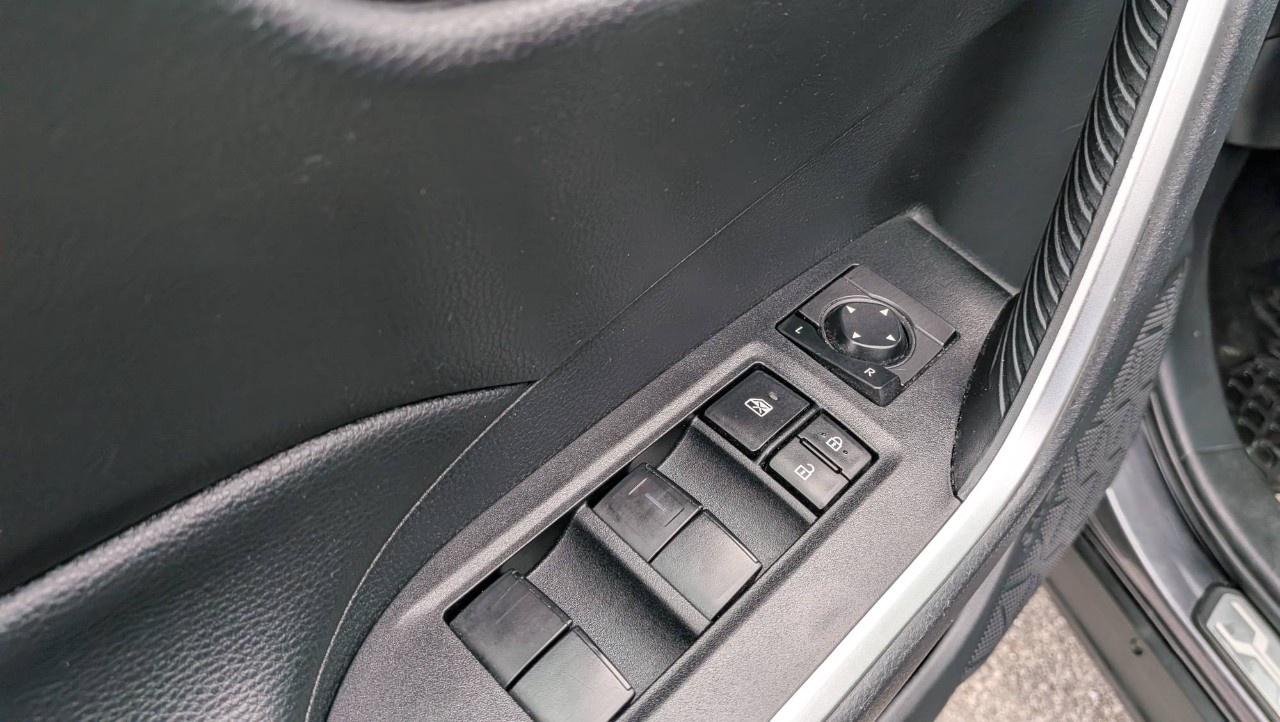 2019 Toyota RAV4 AWD XLE Photo