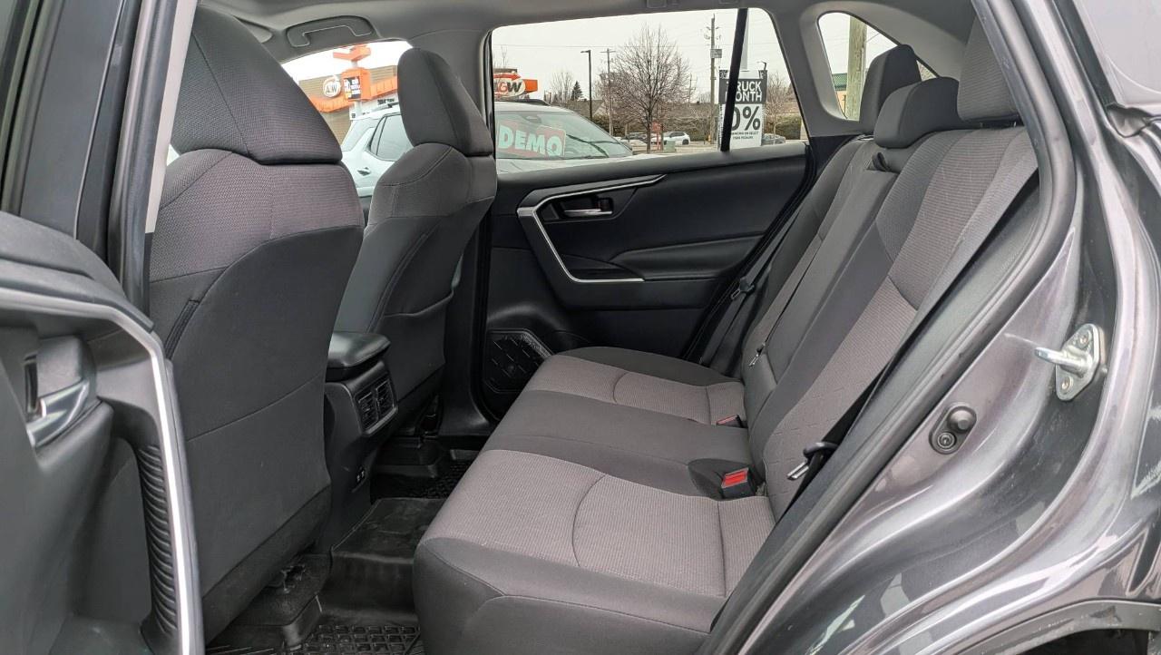 2019 Toyota RAV4 AWD XLE Photo