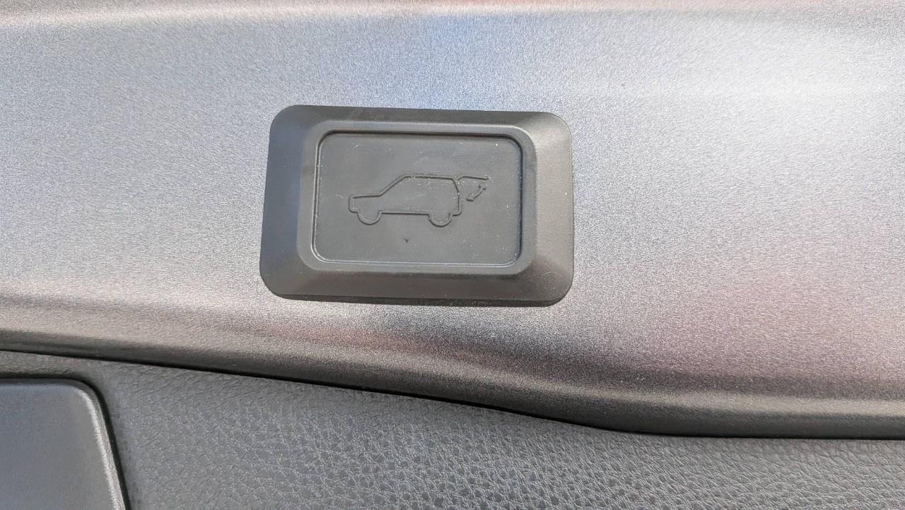 2019 Toyota RAV4 AWD XLE Photo