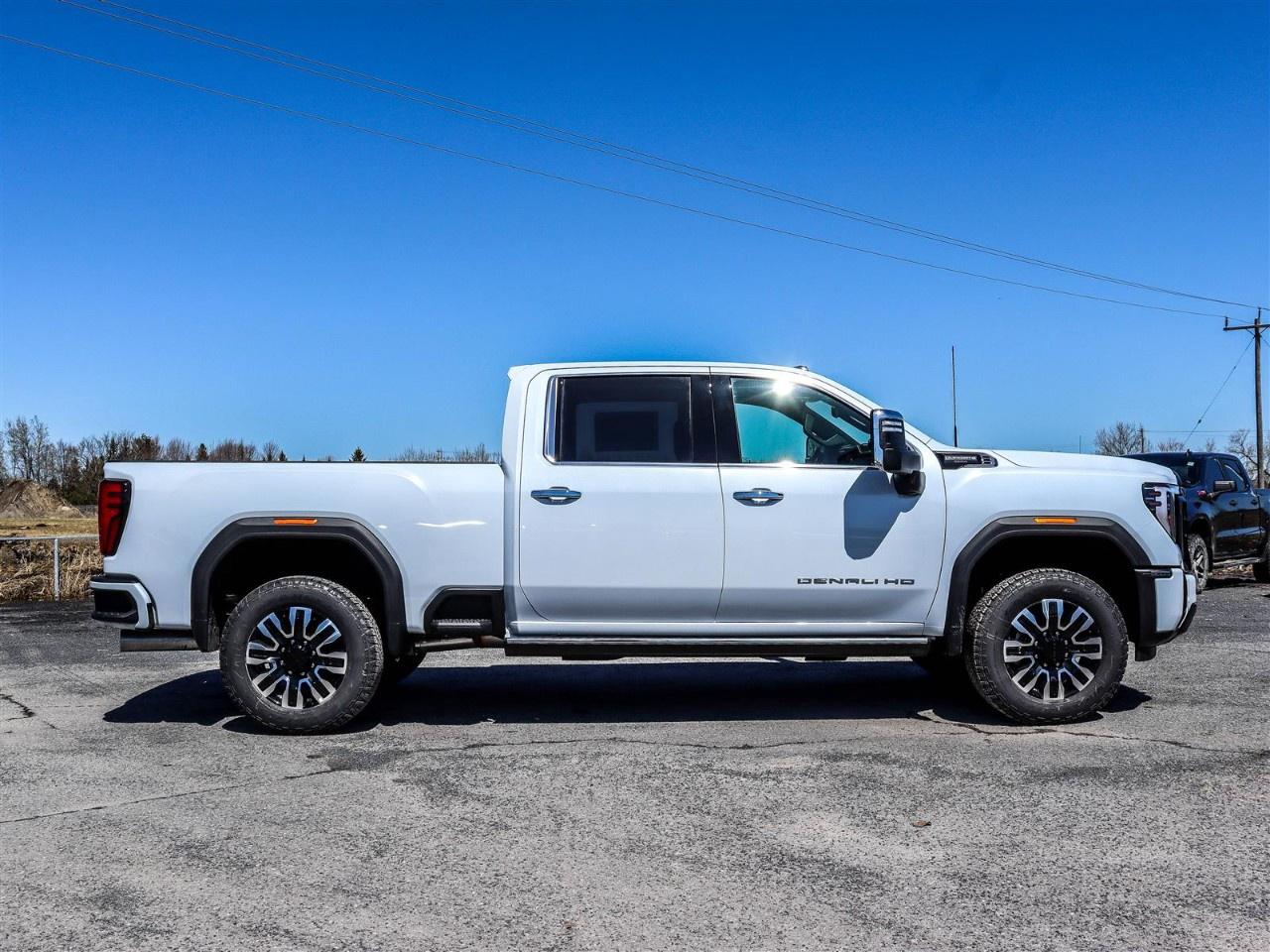 2026 GMC SIERRA 2500HD Crew Cab Standard Box 4-Wheel Drive Denali Ultimate Photo