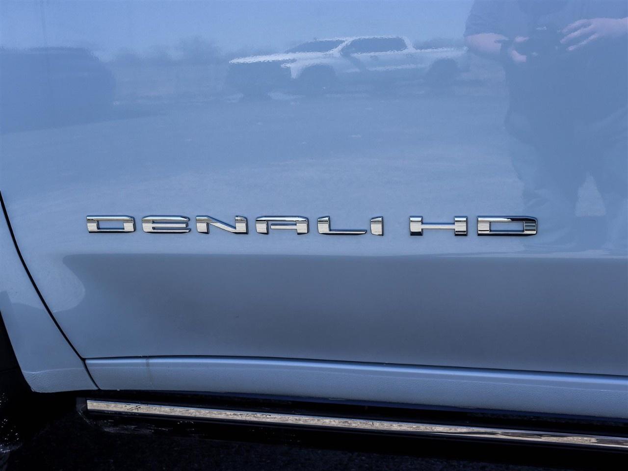 2026 GMC SIERRA 2500HD Crew Cab Standard Box 4-Wheel Drive Denali Ultimate Photo