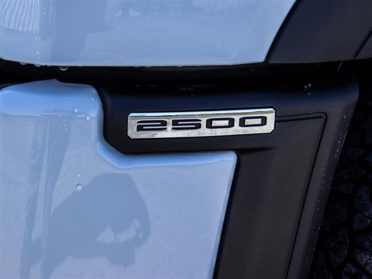 2026 GMC SIERRA 2500HD Crew Cab Standard Box 4-Wheel Drive Denali Ultimate Photo