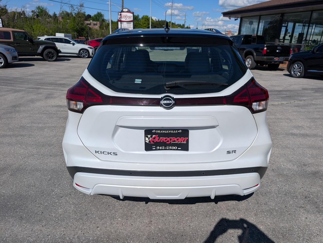2024 Nissan Kicks SR 4dr Front-Wheel Drive Photo3