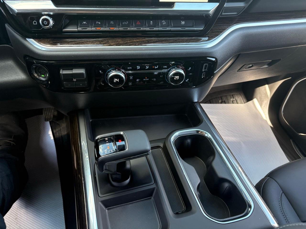 2026 GMC Sierra 1500 Crew Cab Short Box 4-Wheel Drive Elevation Photo