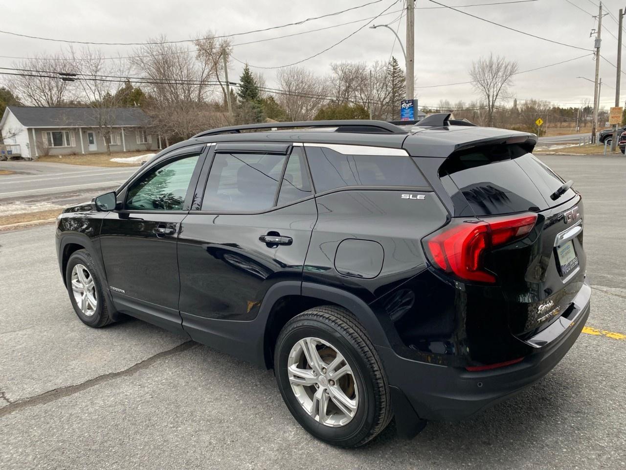 2020 GMC Terrain AWD SLE Photo3