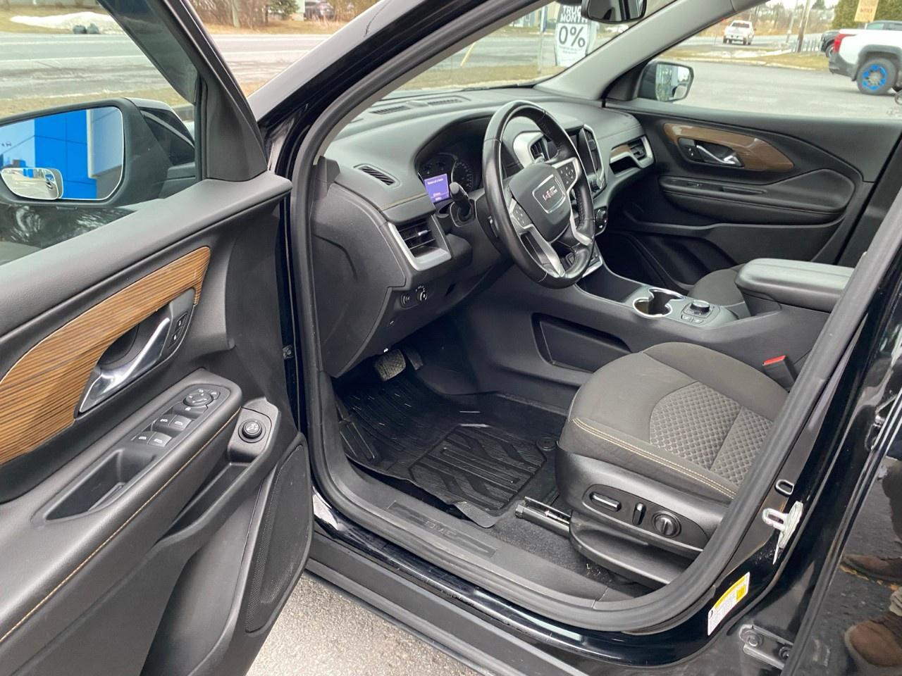 2020 GMC Terrain AWD SLE Photo