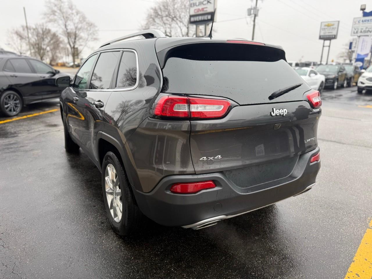 2017 Jeep Cherokee Limited 4dr 4x4 Photo