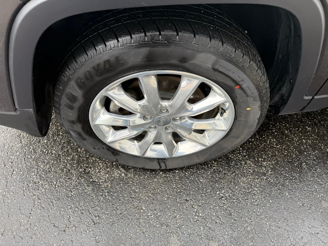 2017 Jeep Cherokee Limited 4dr 4x4 Photo