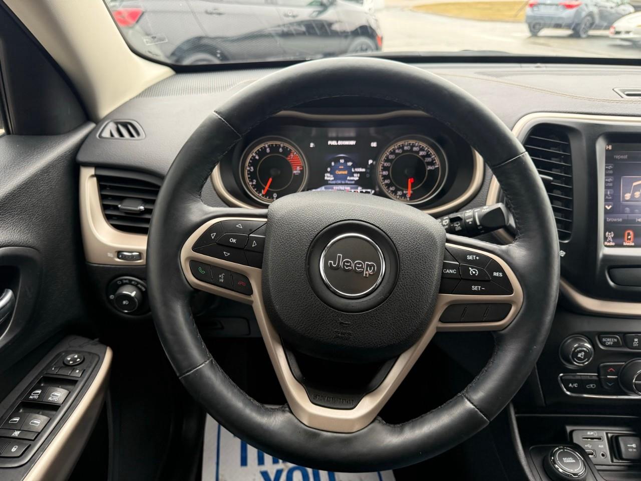 2017 Jeep Cherokee Limited 4dr 4x4 Photo