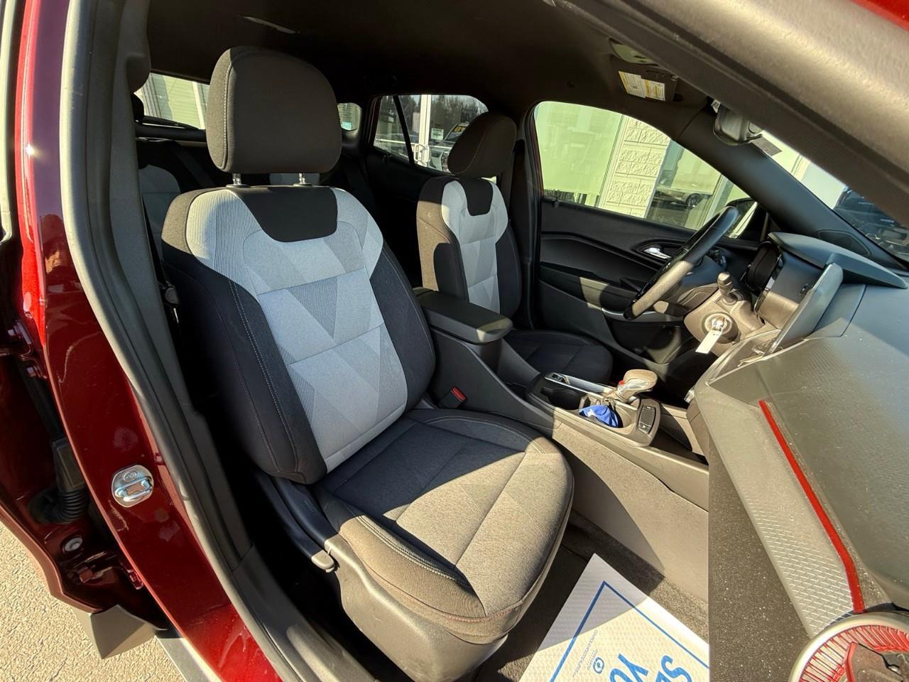 2024 Chevrolet Trax 1RS 4dr Front-Wheel Drive Photo