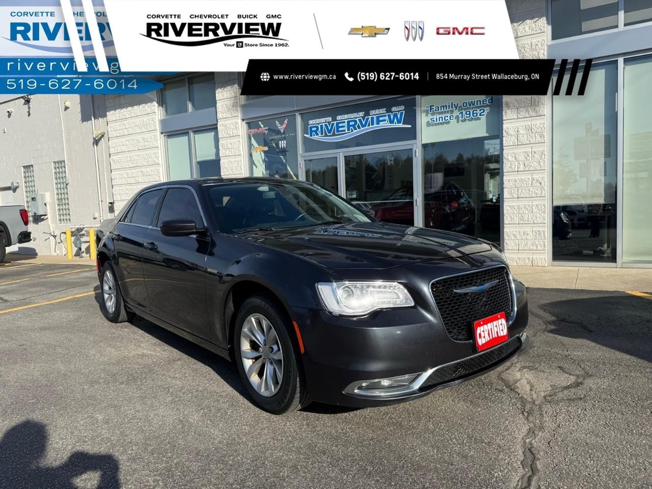2018 Chrysler 300 Touring 4dr Rear-wheel Drive Sedan Photo